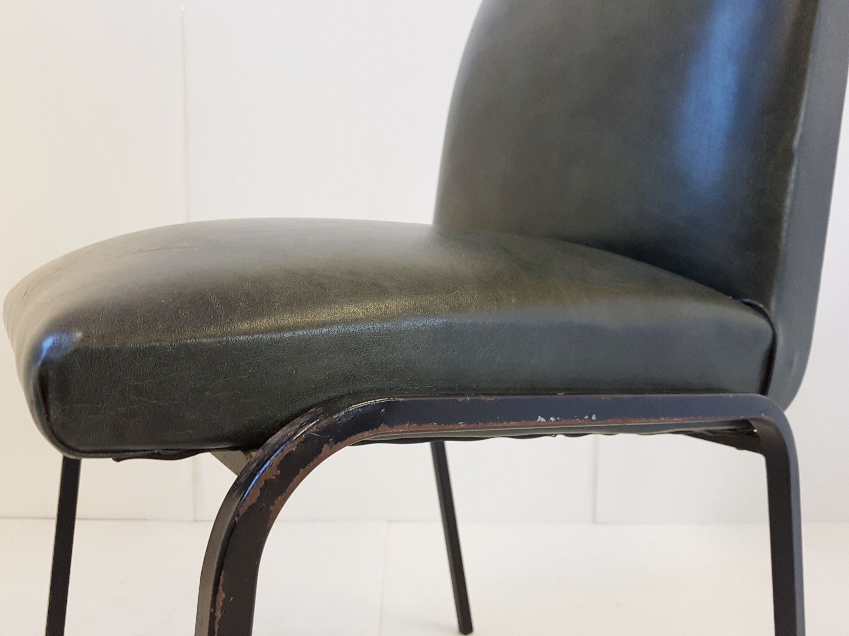 Set of 6 chairs from Pierre Guariche for Meurop 1960