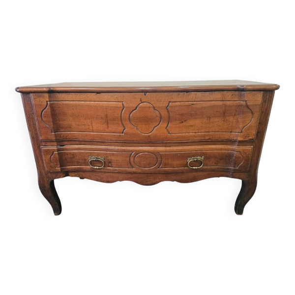 Commode régionale en noyer massif, style Louis XV – fin XVIIIe / début XIXe siècle