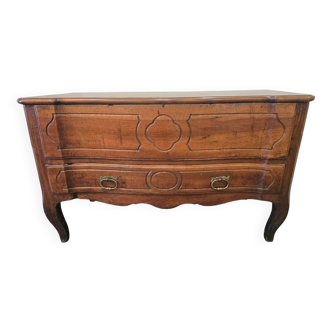 Regional walnut commode, Louis XV style – late 18th / early 19th century