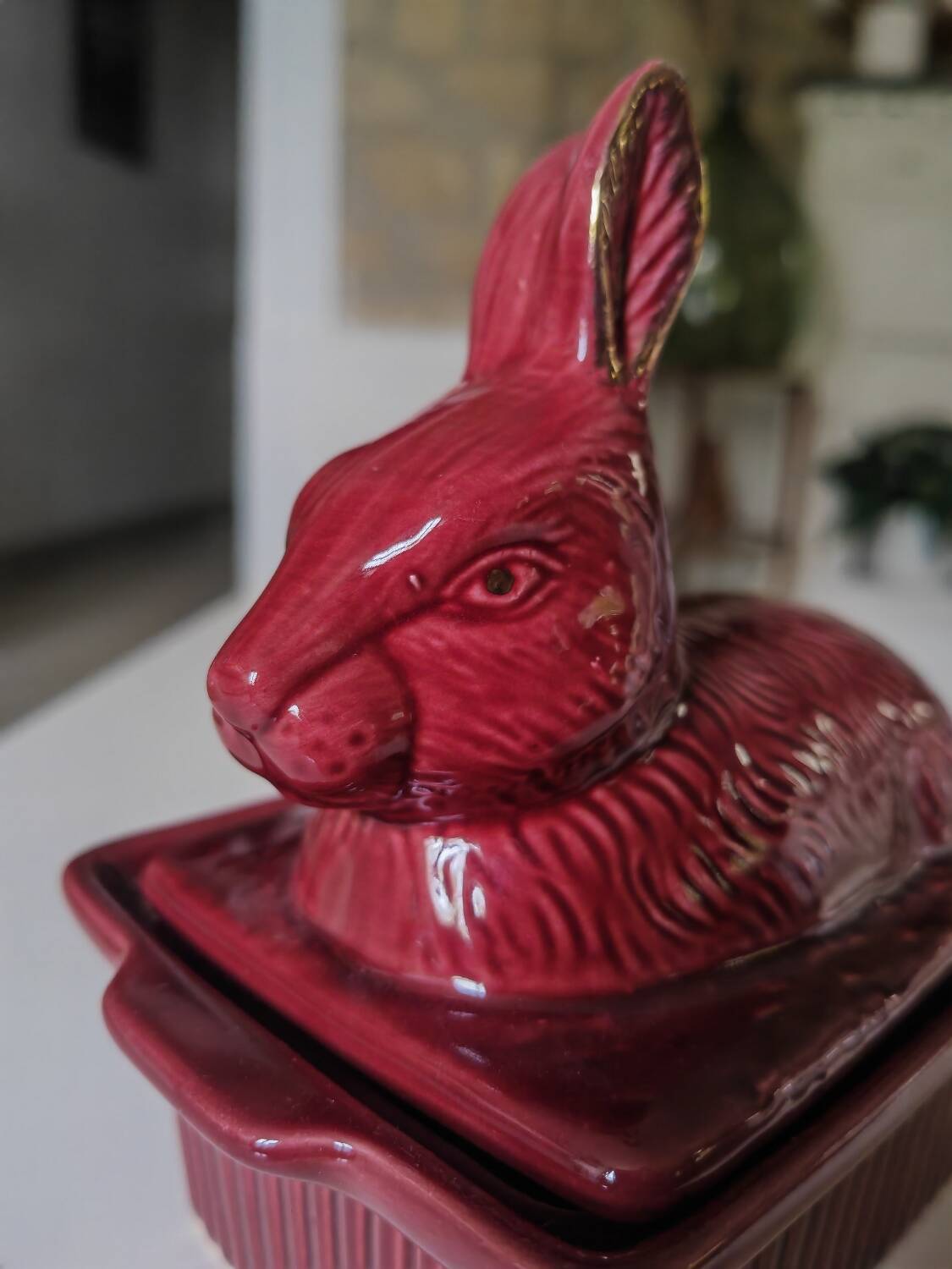 Ceramic rabbit box