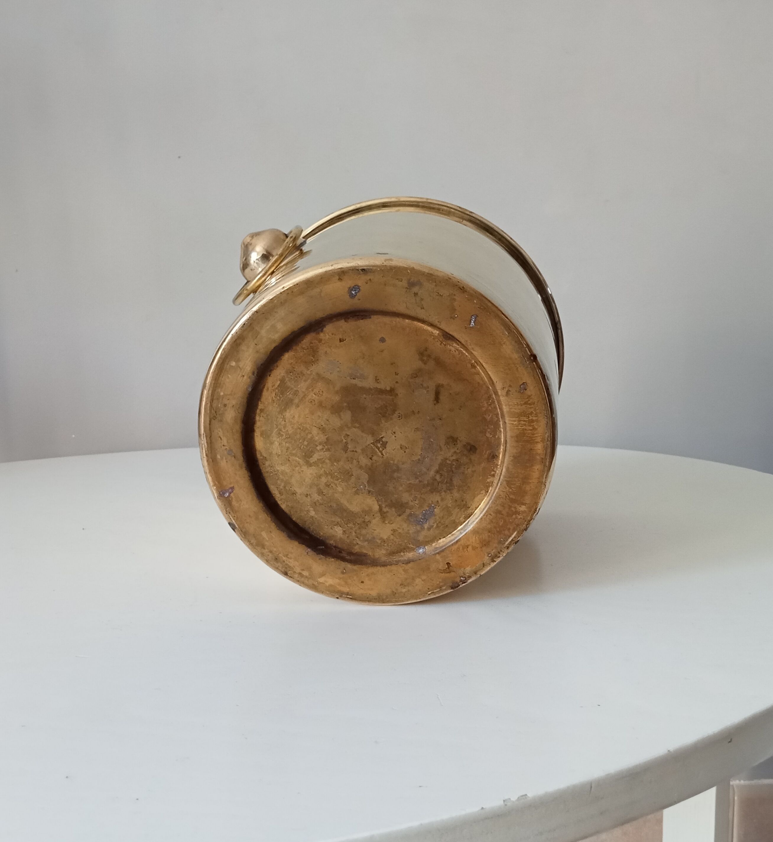 Champagne bucket in solid golden brass