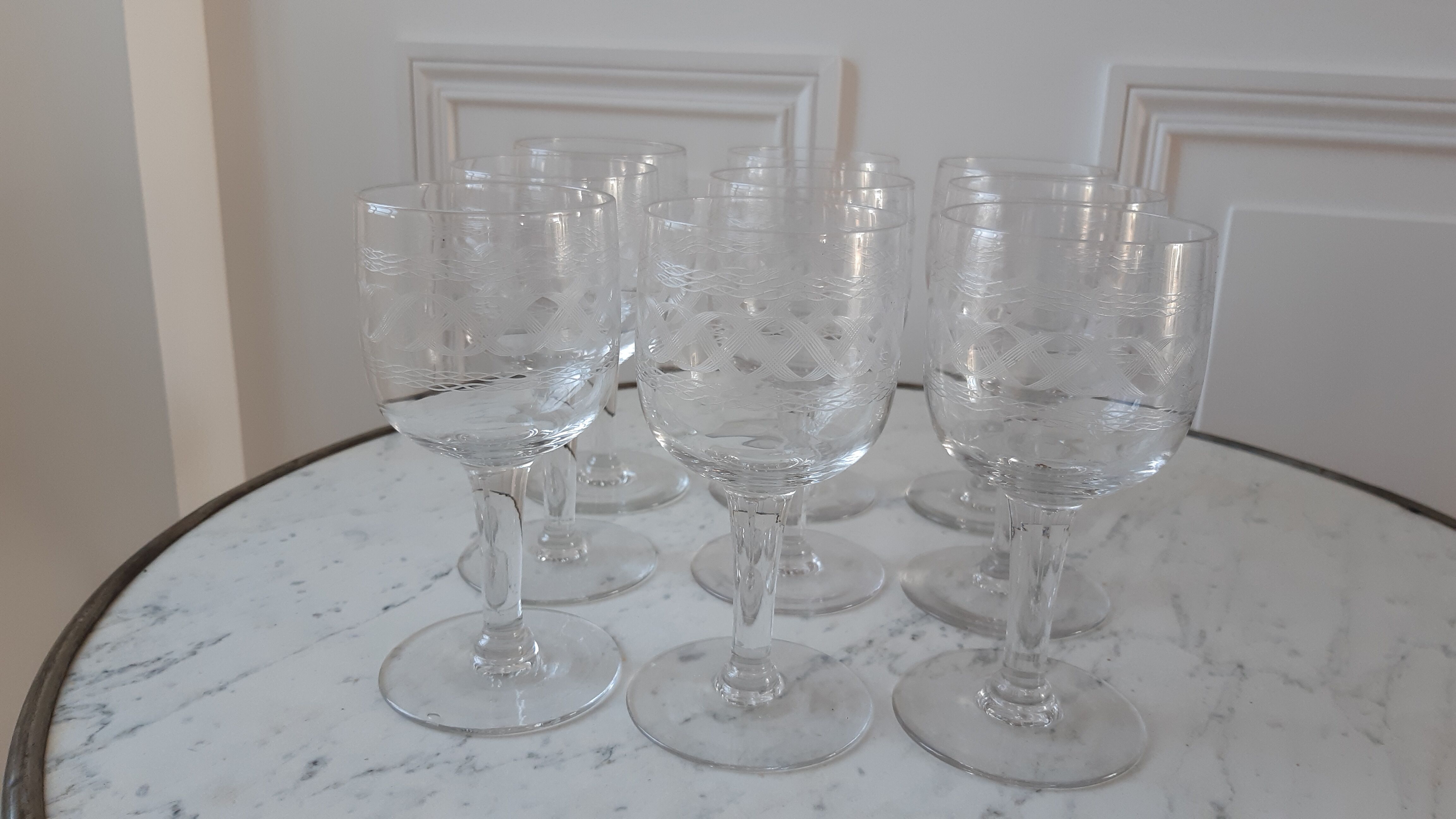Set of 9 crystal wine glasses engraved early twentieth century