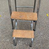 Tabouret escabeau pliable en formica bleu