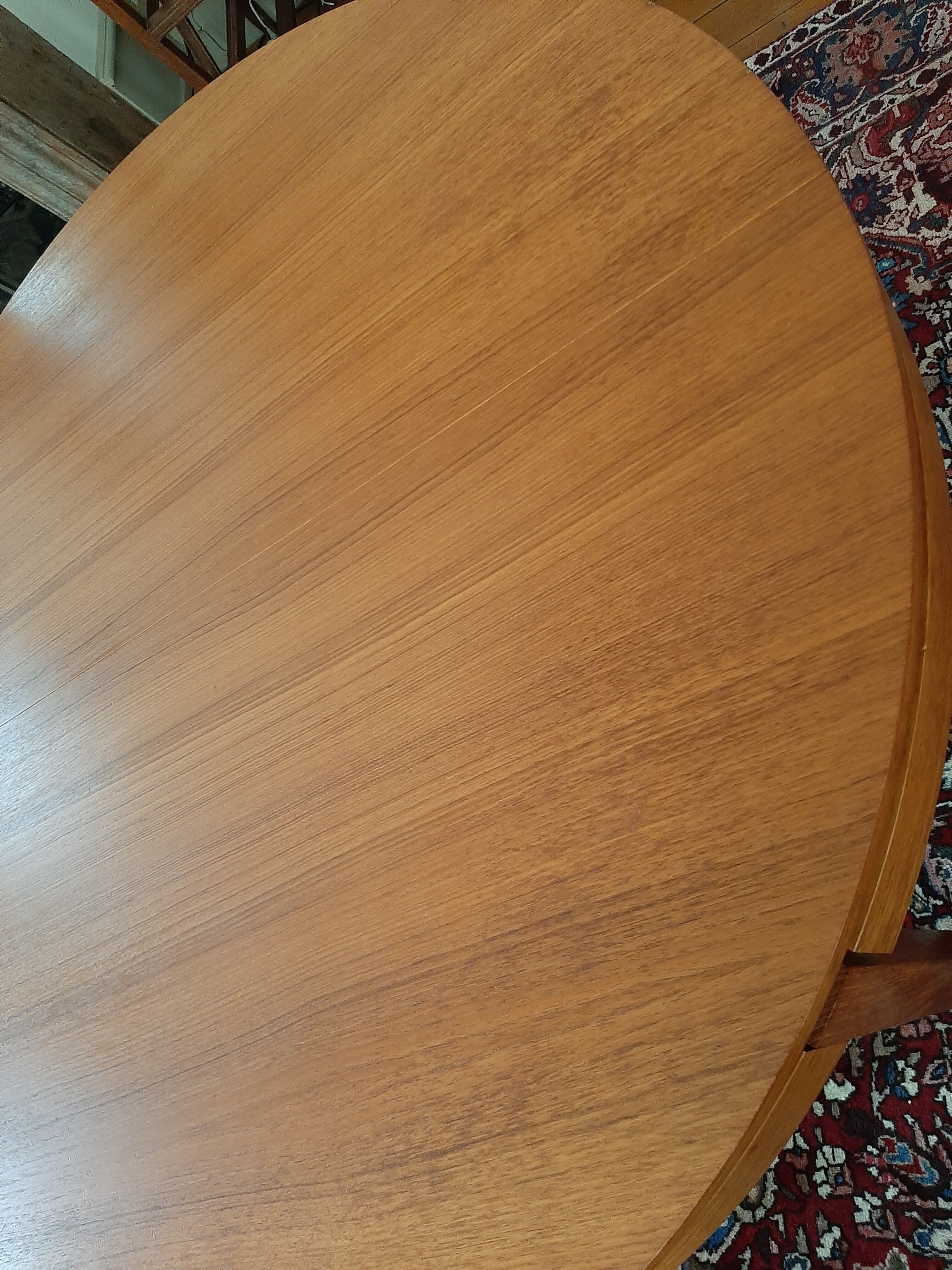 Table ronde extensible scandinave teck vintage