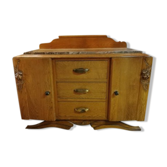 Oak chest of drawers