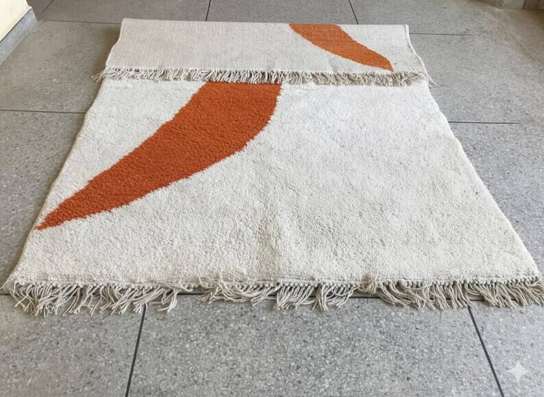 Traditional handmade Berber carpet 250cmx150cm