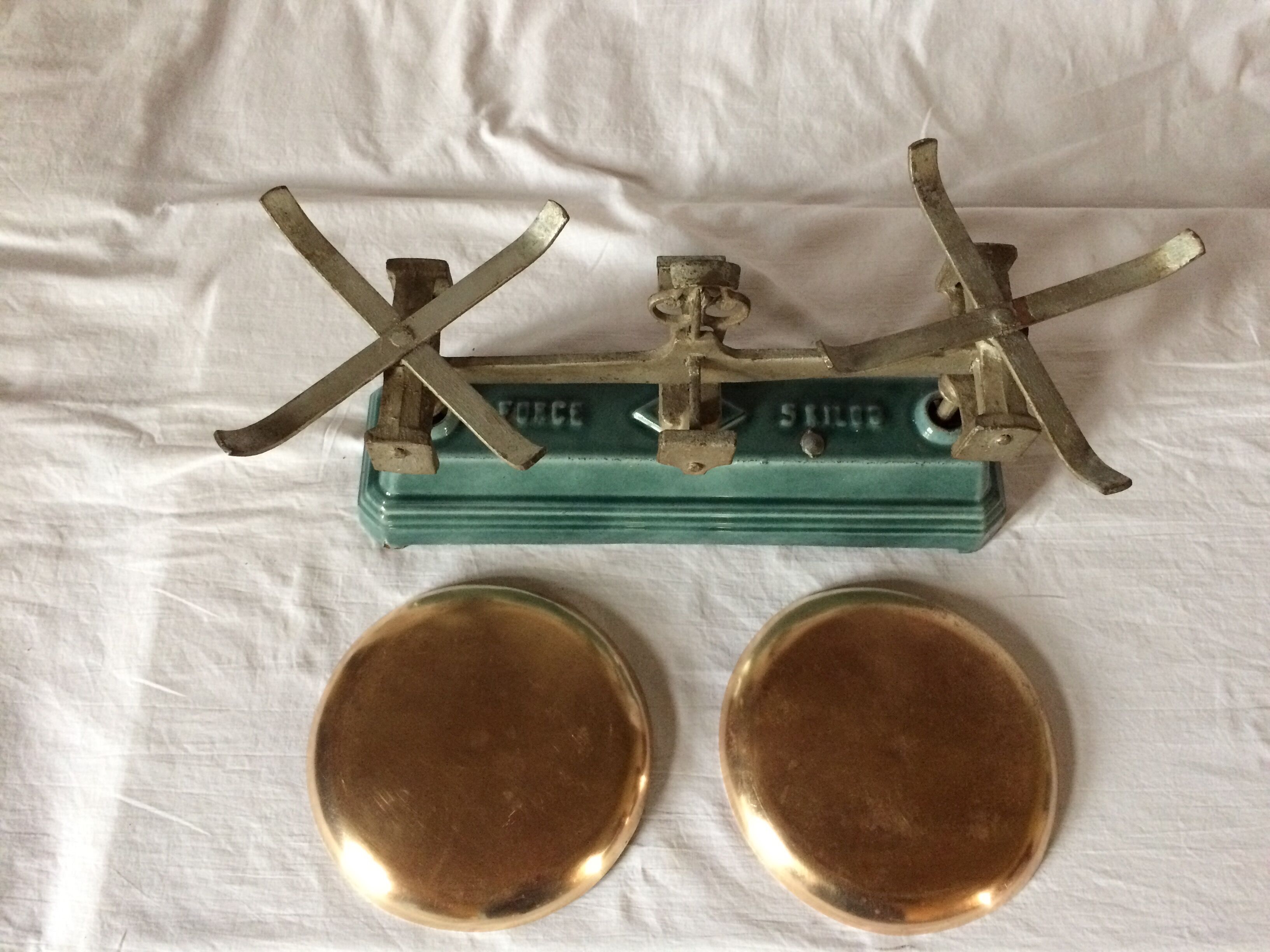 5 KG enamelled cast iron scale