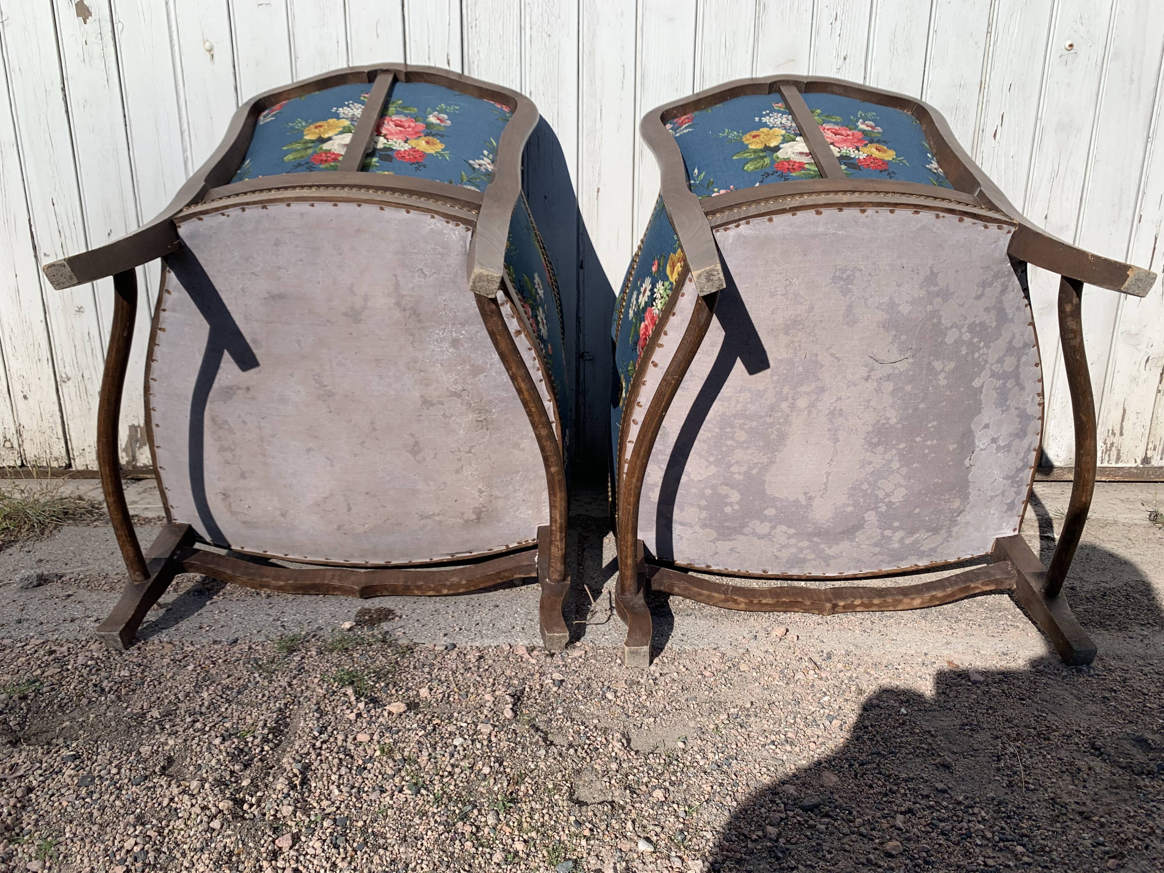 Convertible armchairs