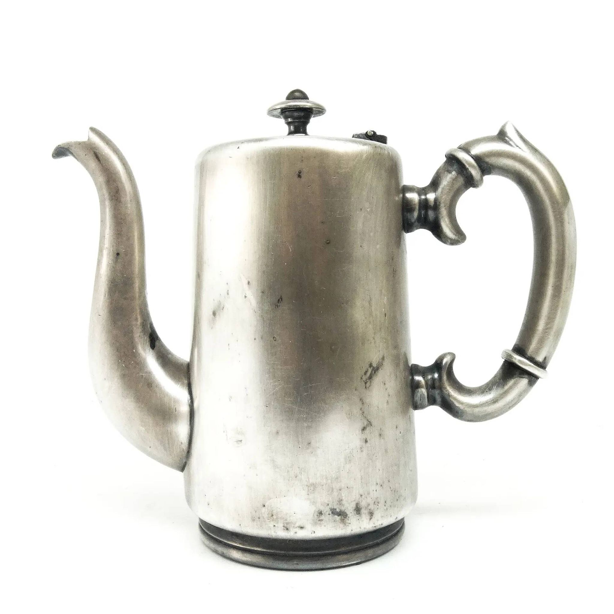 Cafetière d'hôtel, éclectisme, laiton argenté, Pologne, années 1920.