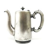Cafetière d'hôtel, éclectisme, laiton argenté, Pologne, années 1920.