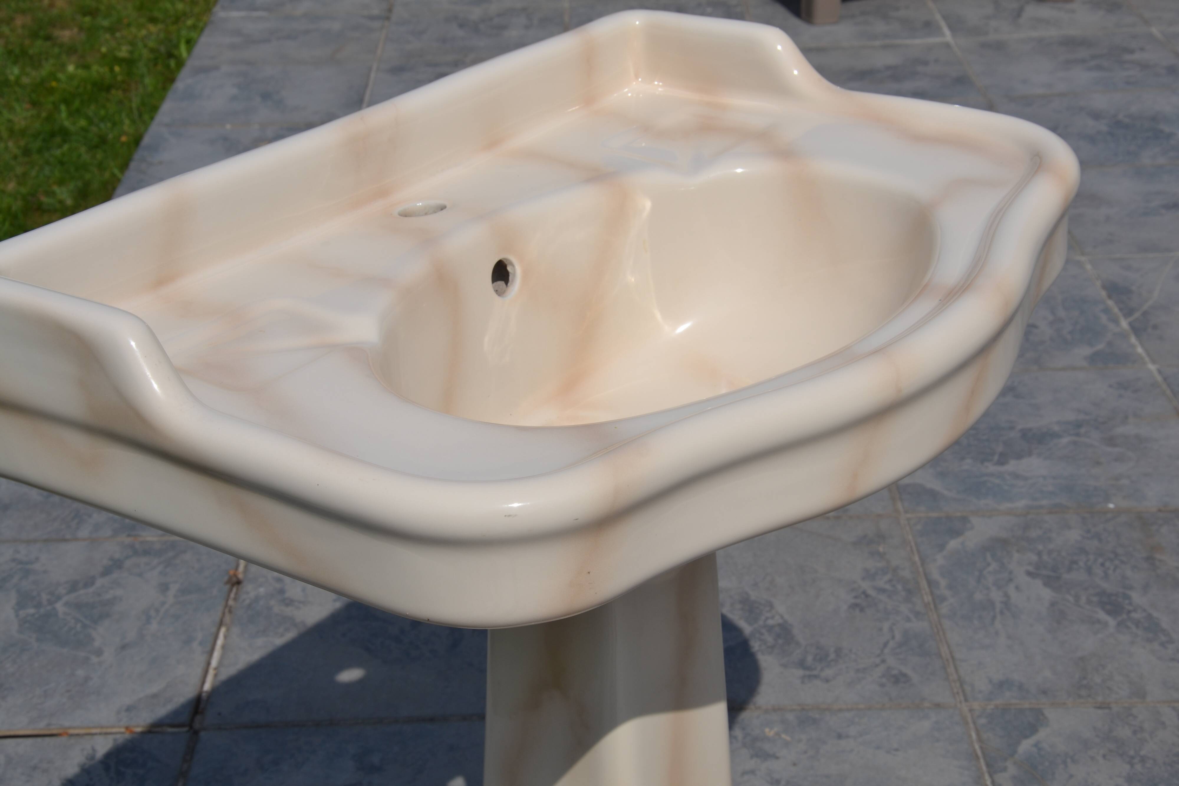 Vintage marbled earthenware sink from the 90s