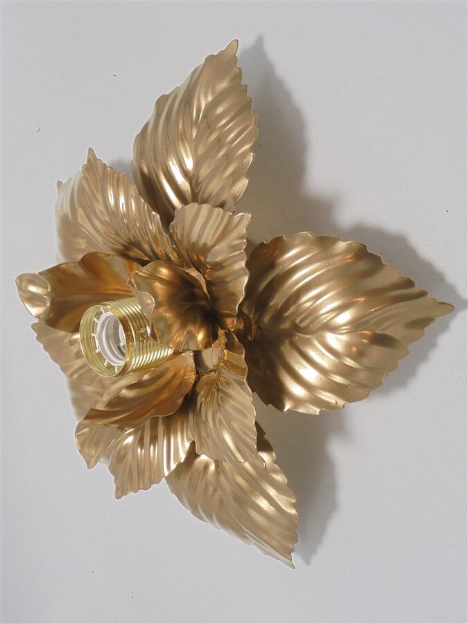 Golden flower wall lamp