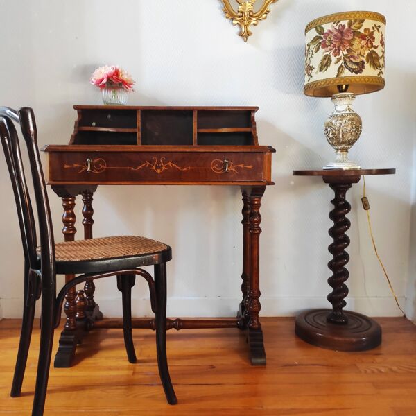 Bonheur-du-jour, bureau de dame de style Napoléon III en marqueterie
