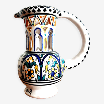 Deceptive pitcher in glazed earthenware