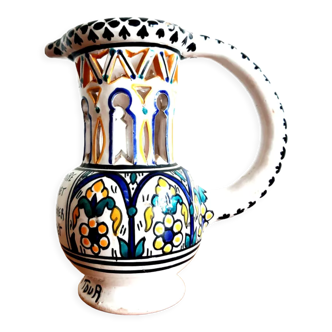 Deceptive pitcher in glazed earthenware