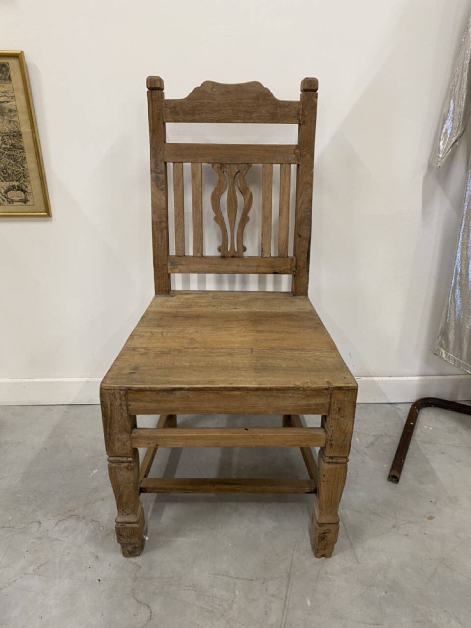 Chaise paysanne ancienne en bois