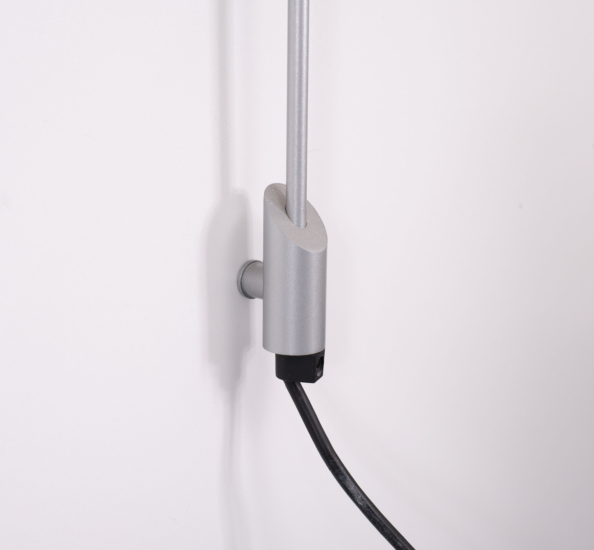 Sleek tall Halogen Wall lamp Occhio Italy