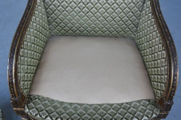 Fauteuil bergère de style Louis XVI dorée fin XIXème