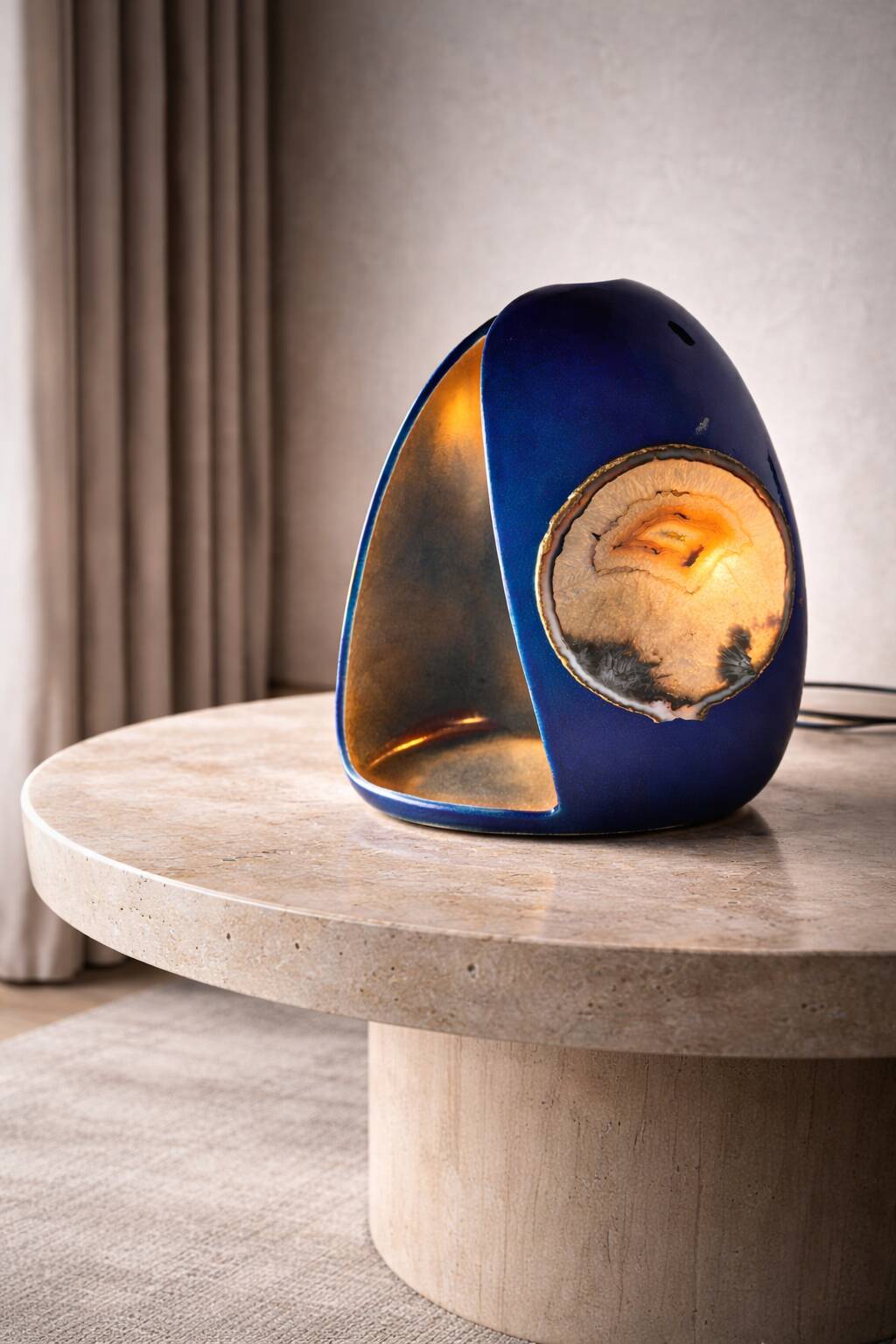 Sculptural lamp in ceramic and slice of agate, France 1970 signed.