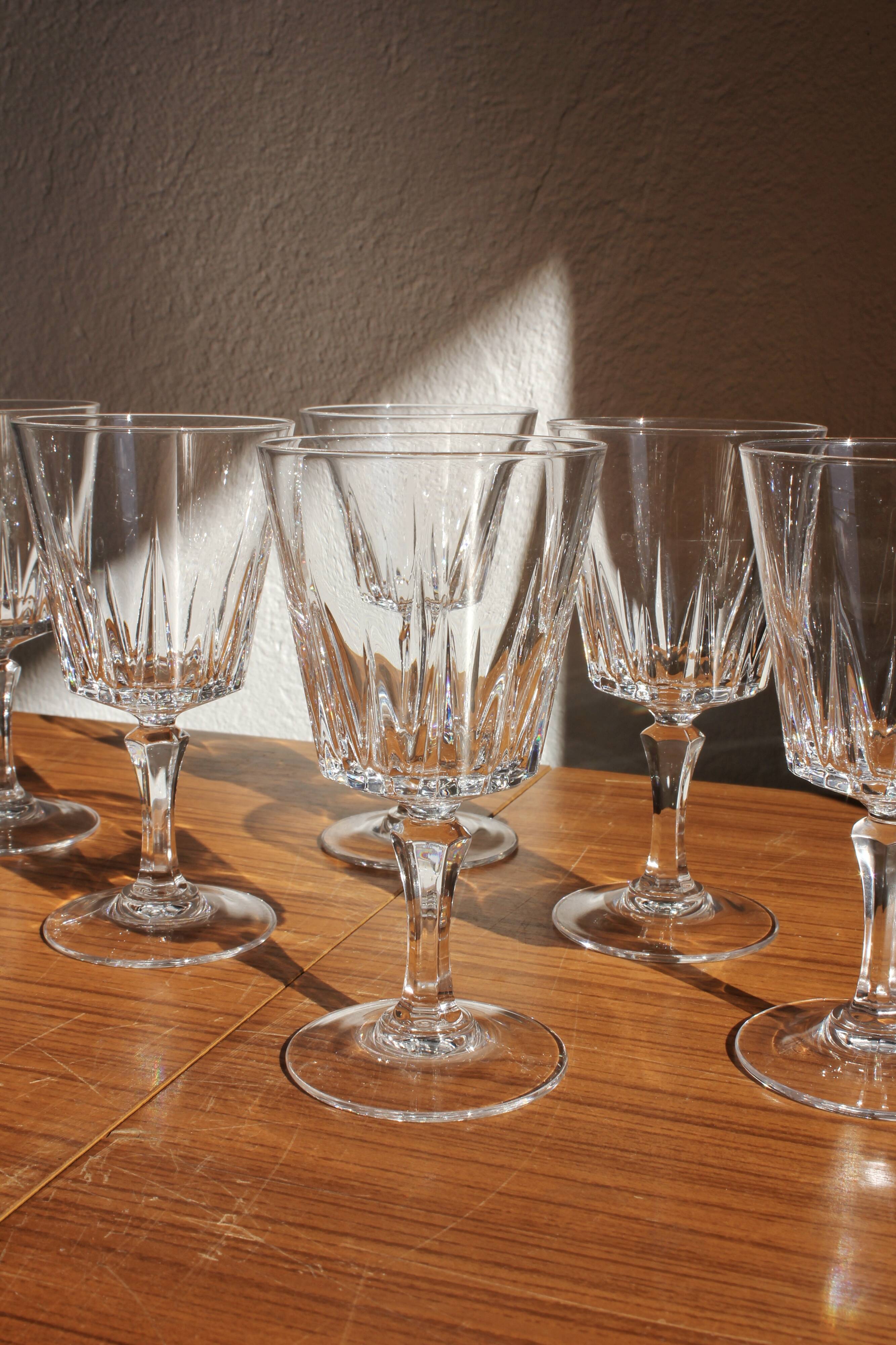 6 vintage wine glasses in Arques crystal model "Versailles"