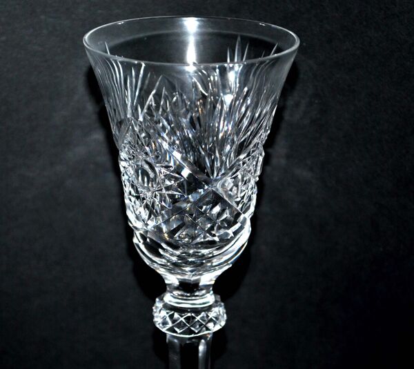 Série de 6 verres à pied en cristal taillé diamant 14.5cm, Cristallerie Lorraine