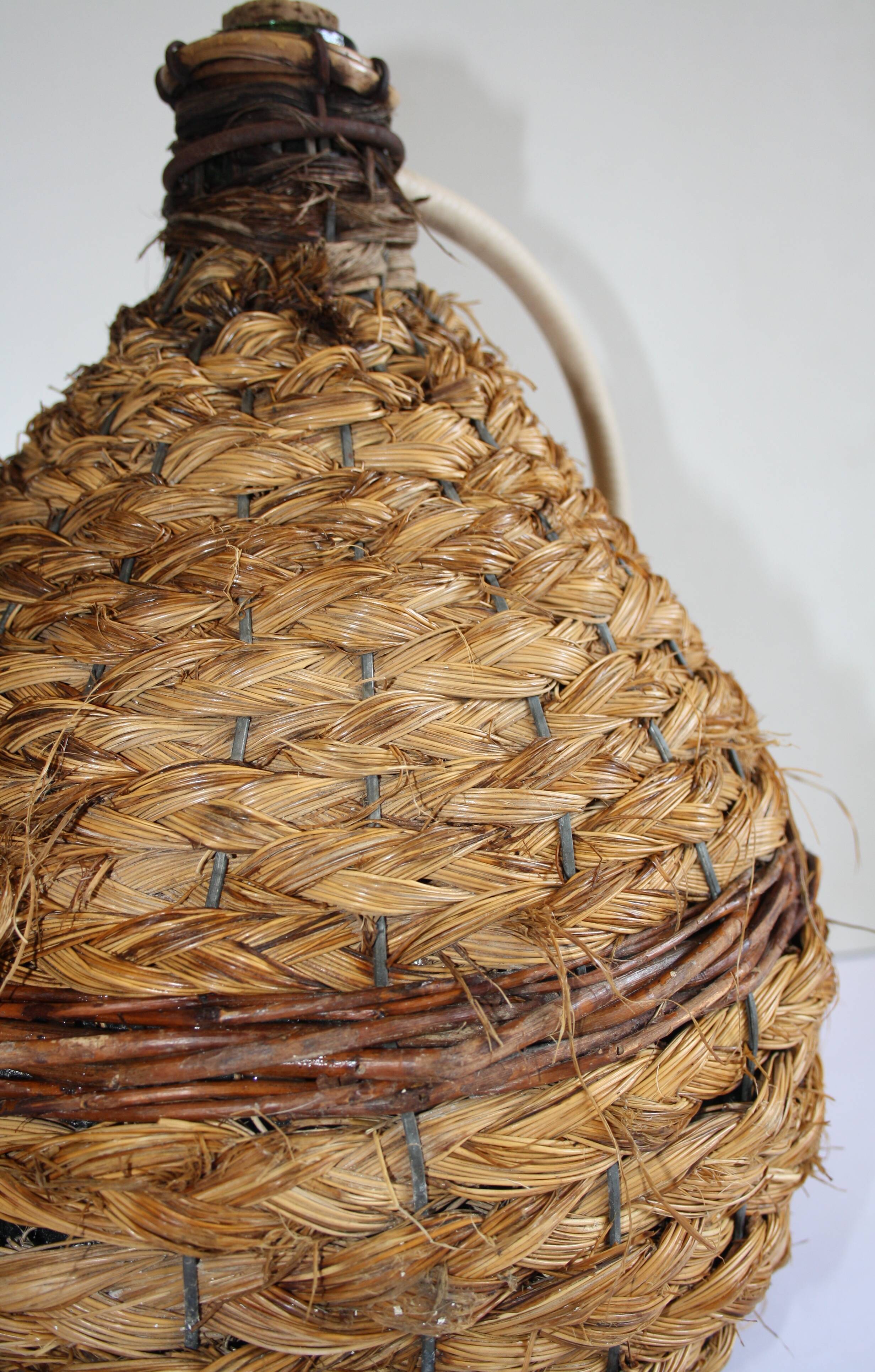 Dressed demijohn 10L