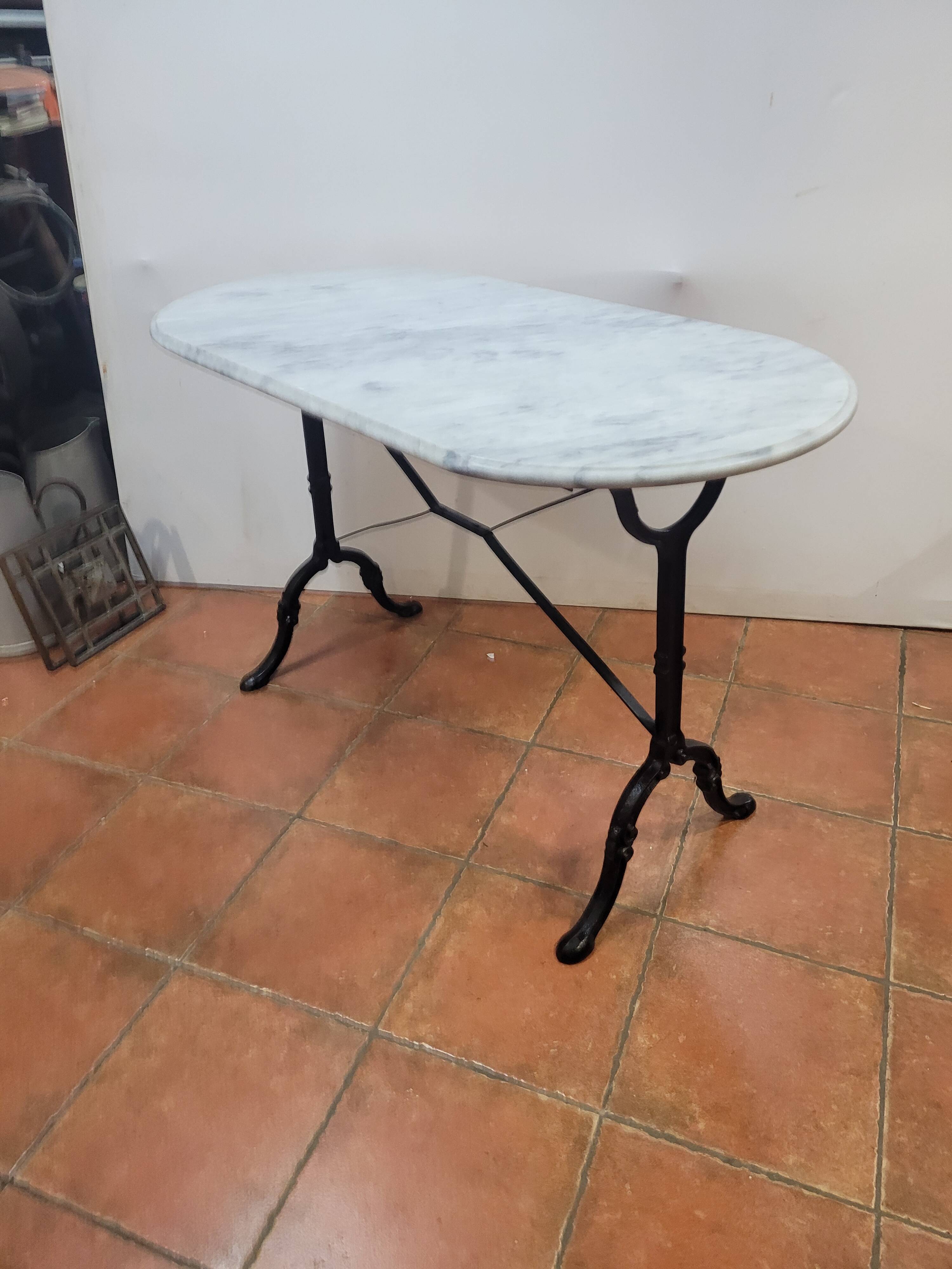 Table bistrot dessus marbre