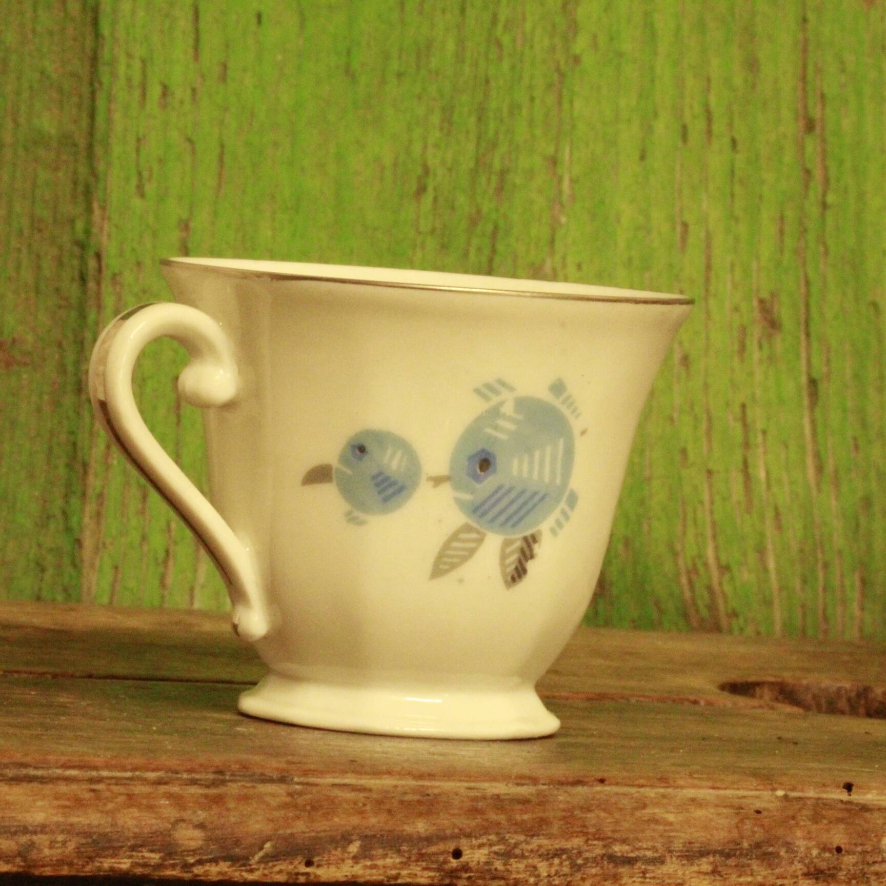 Lot of old cups and saucers