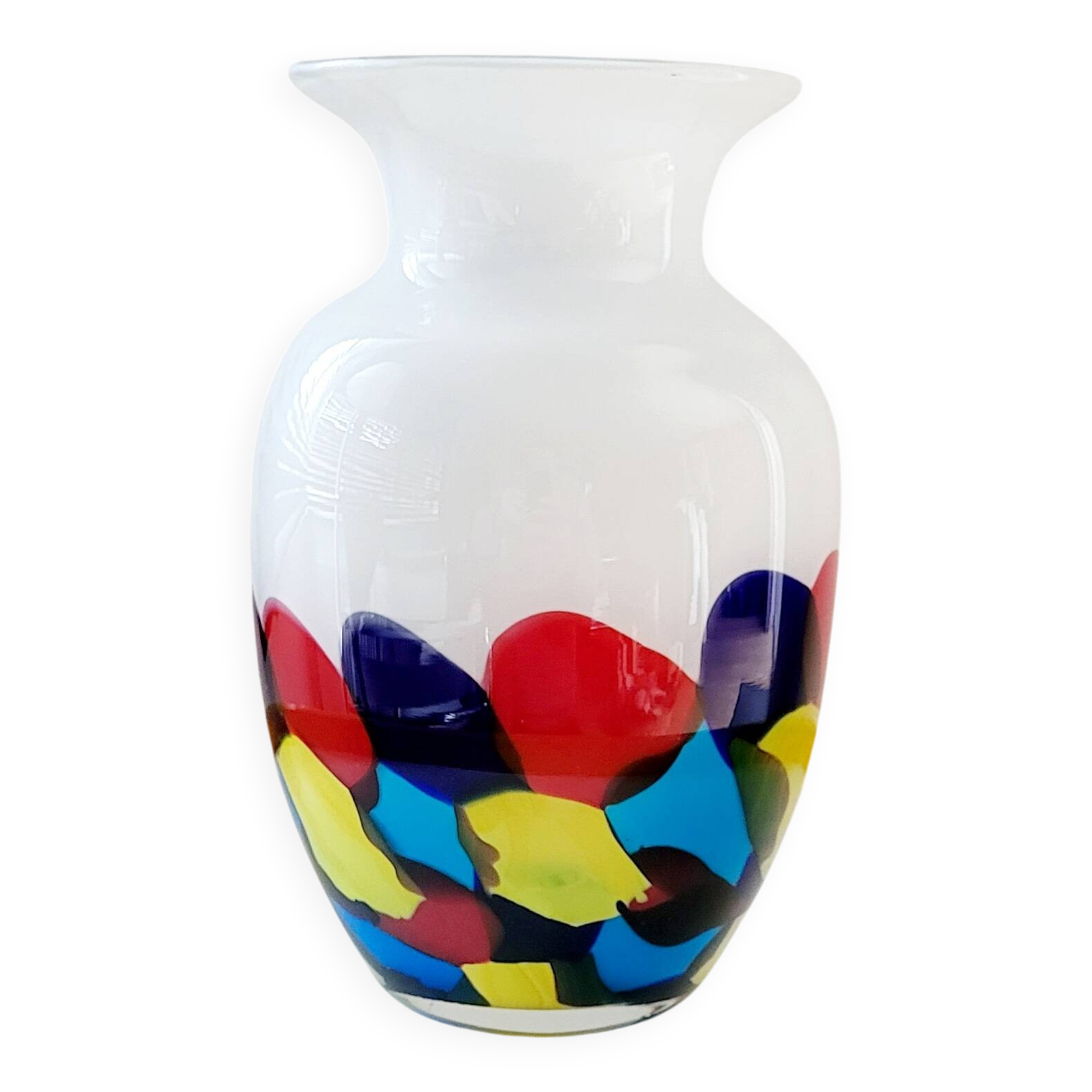 Multi color glazen vaas, primaire kleuren met wit glas