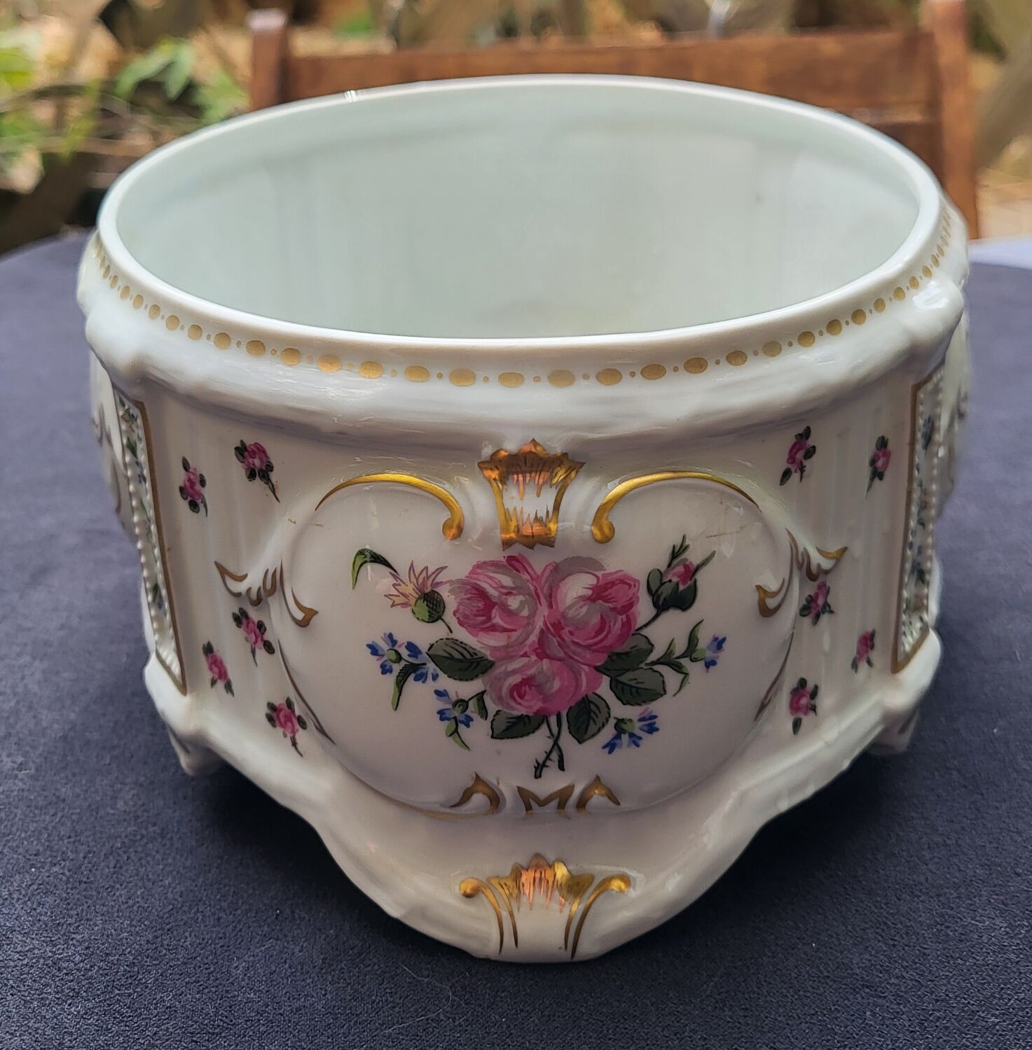 Planter, porcelain centerpiece