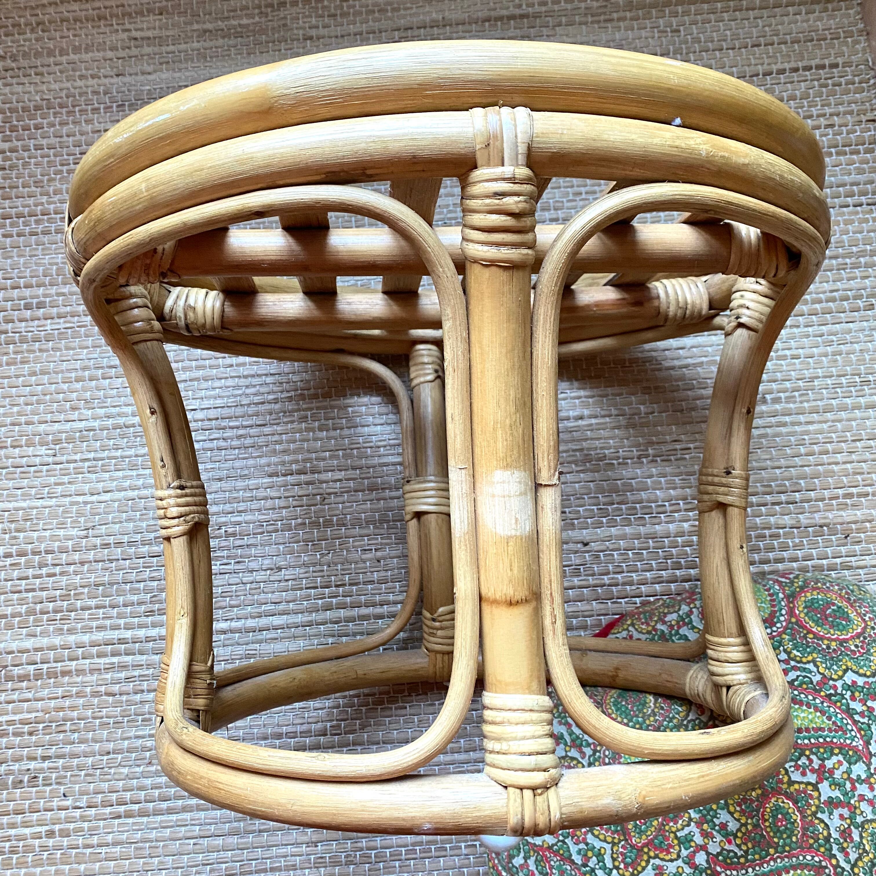 Vintage rattan pouf