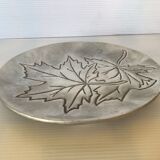 Silver tray with maple leaves in stainless steel.
