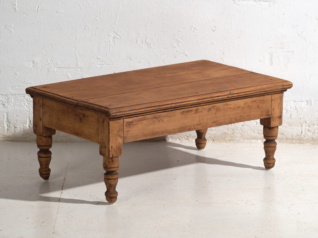 Antique pine coffee table – China, circa 1930