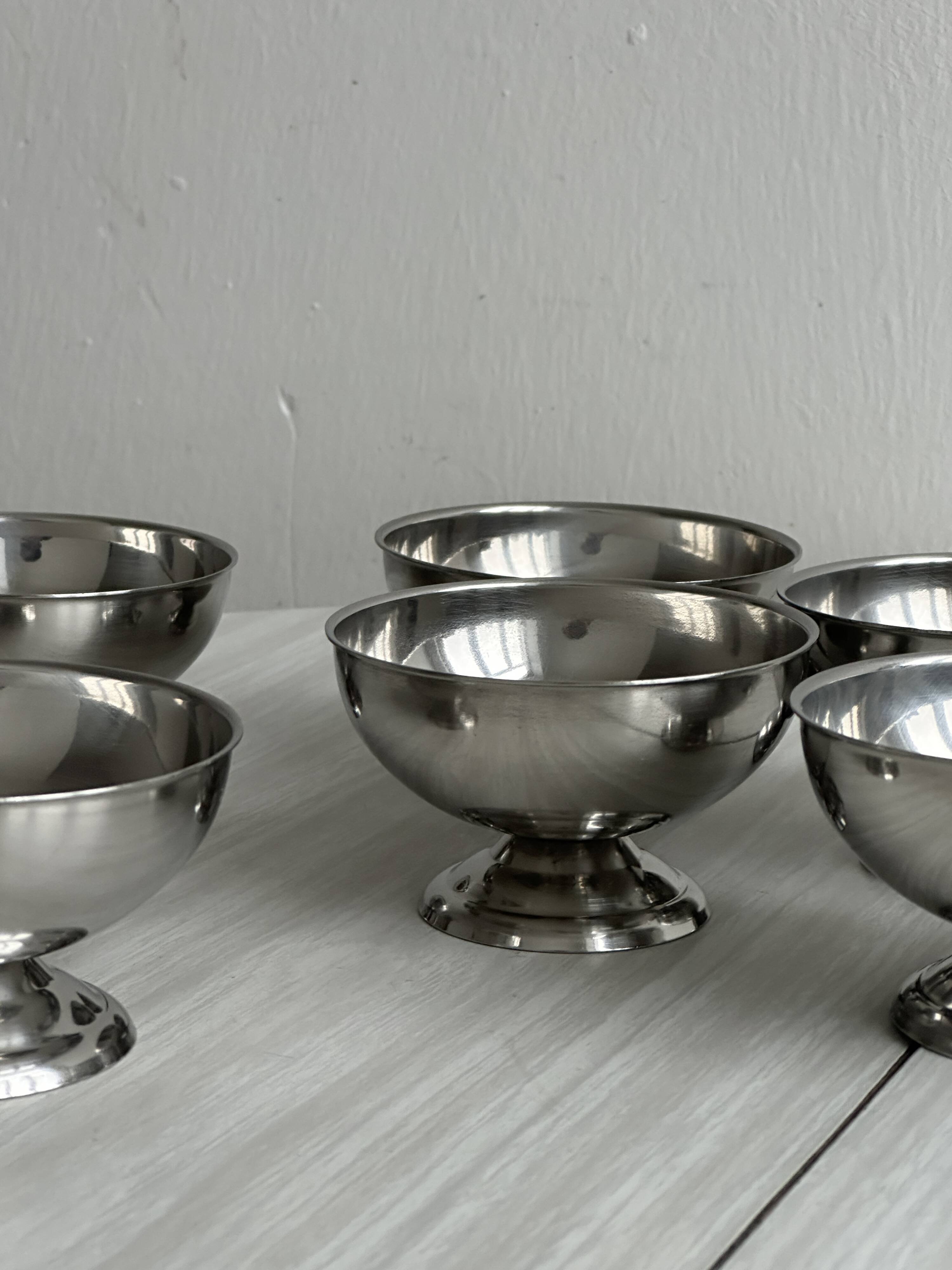 Set of 6 stainless steel ice cream bowls