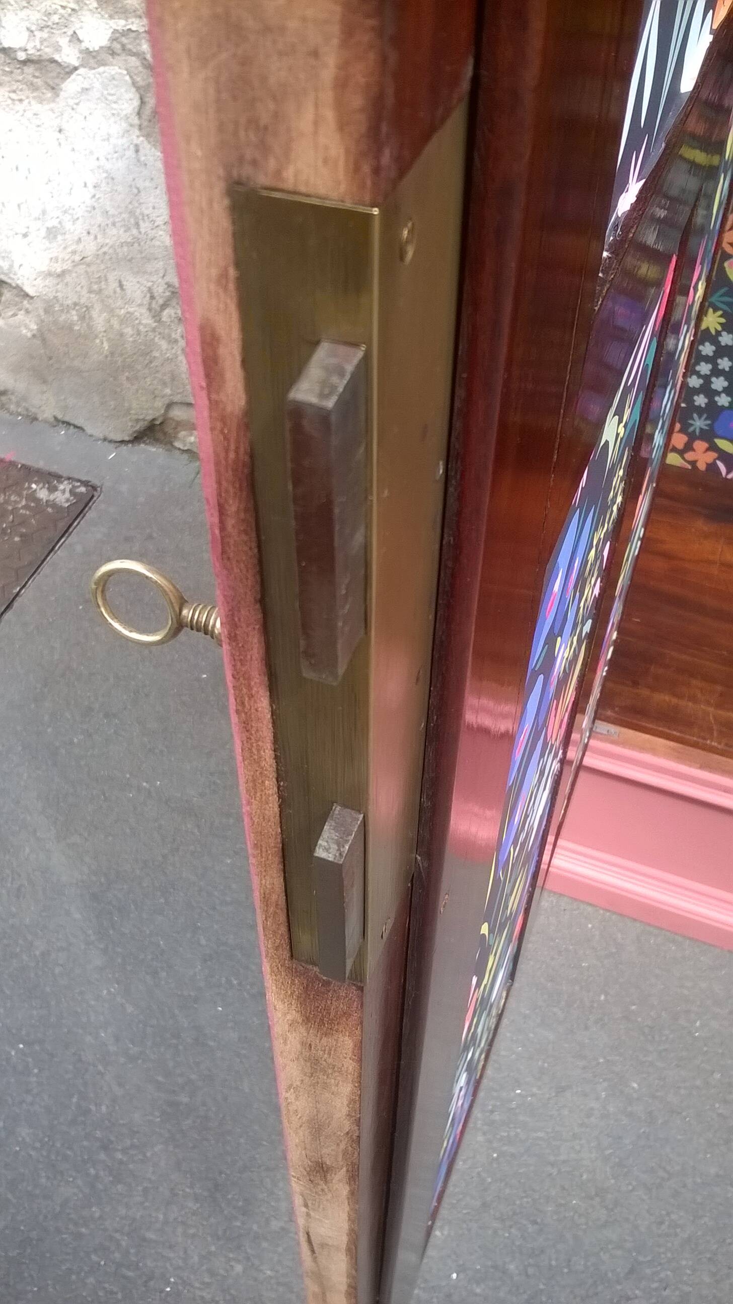 Parisian hotel wardrobe year 1900