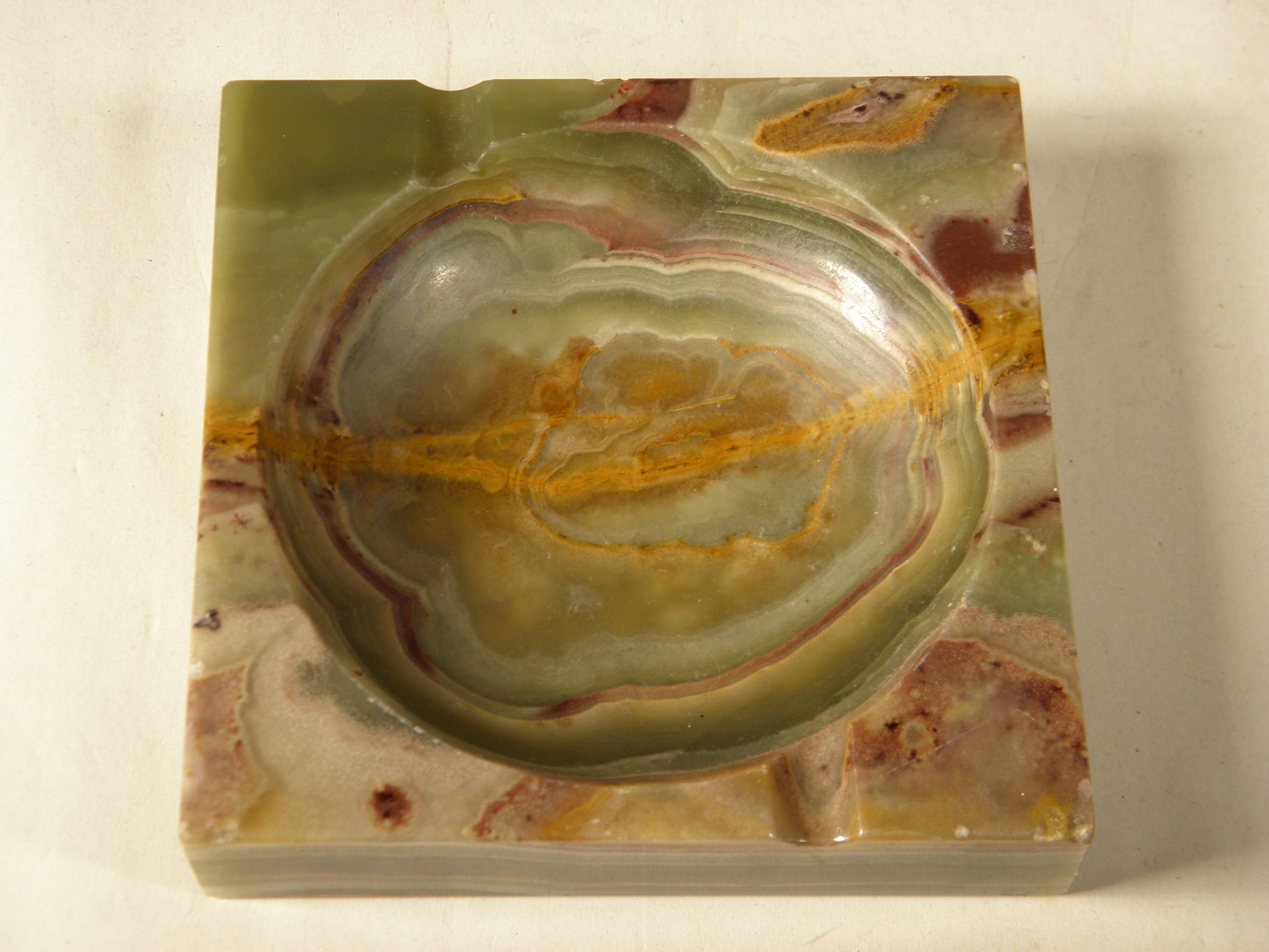 Onyx ashtray 10 x 10
