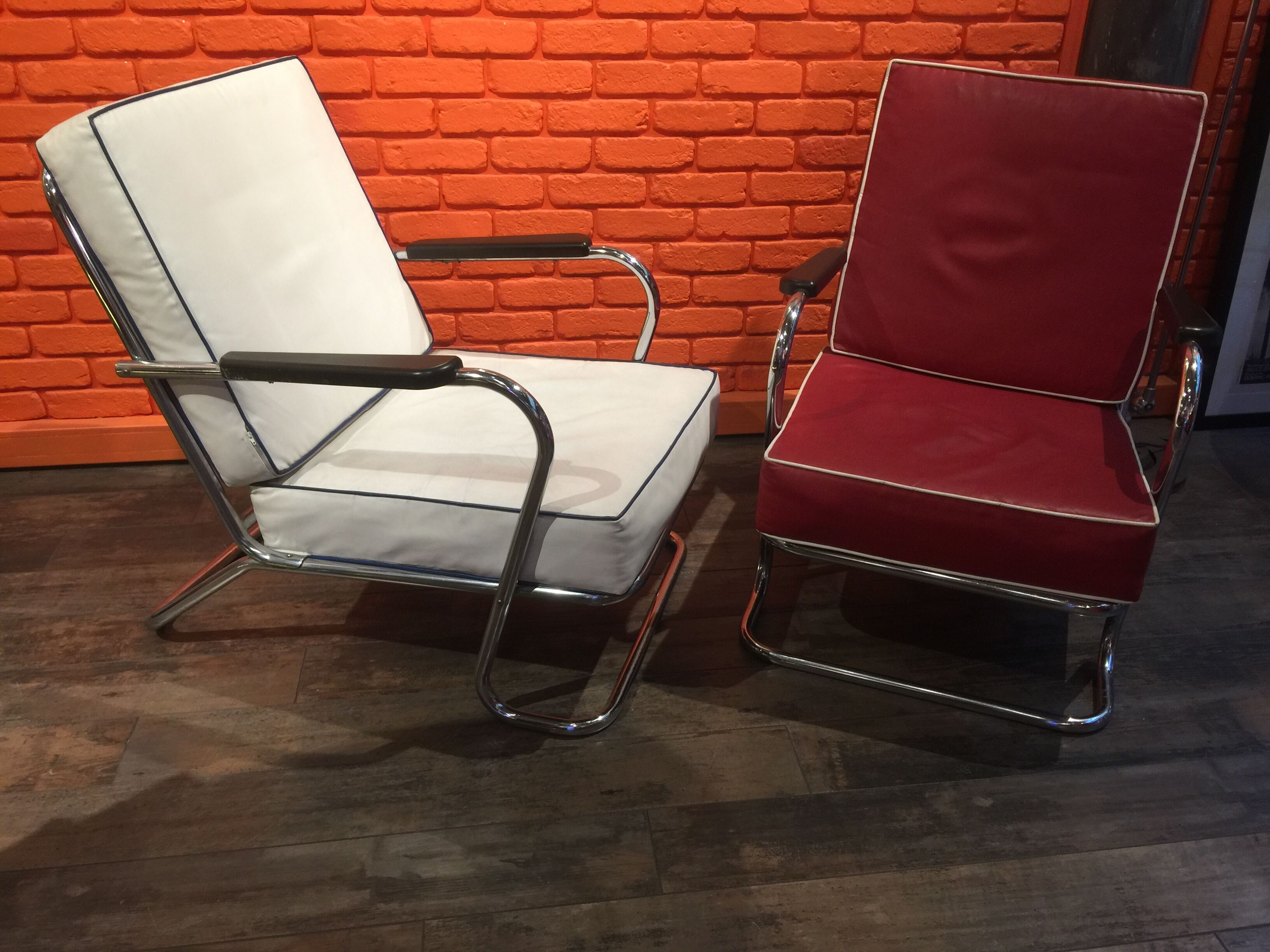 Lot 2 chairs USA 1950