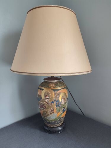 Lampe a poser ancienne japonaise a décor Satsuma.