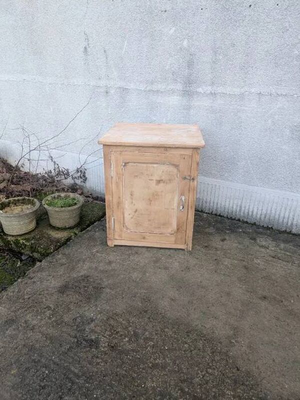 Buffet ancien en bois naturel