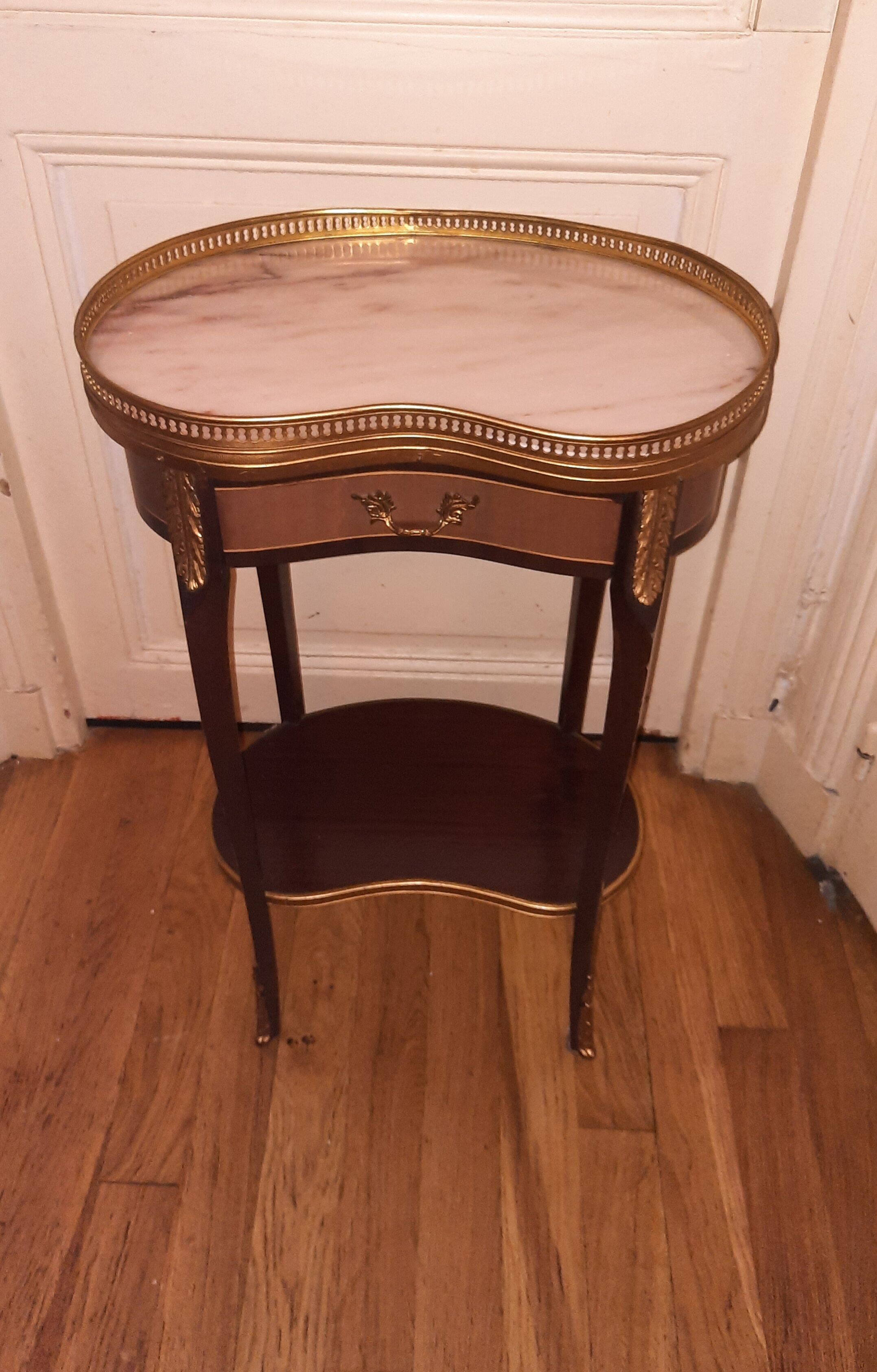Salon table rognon marquetry