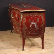 Commode chinoise laquée, peinte et dorée