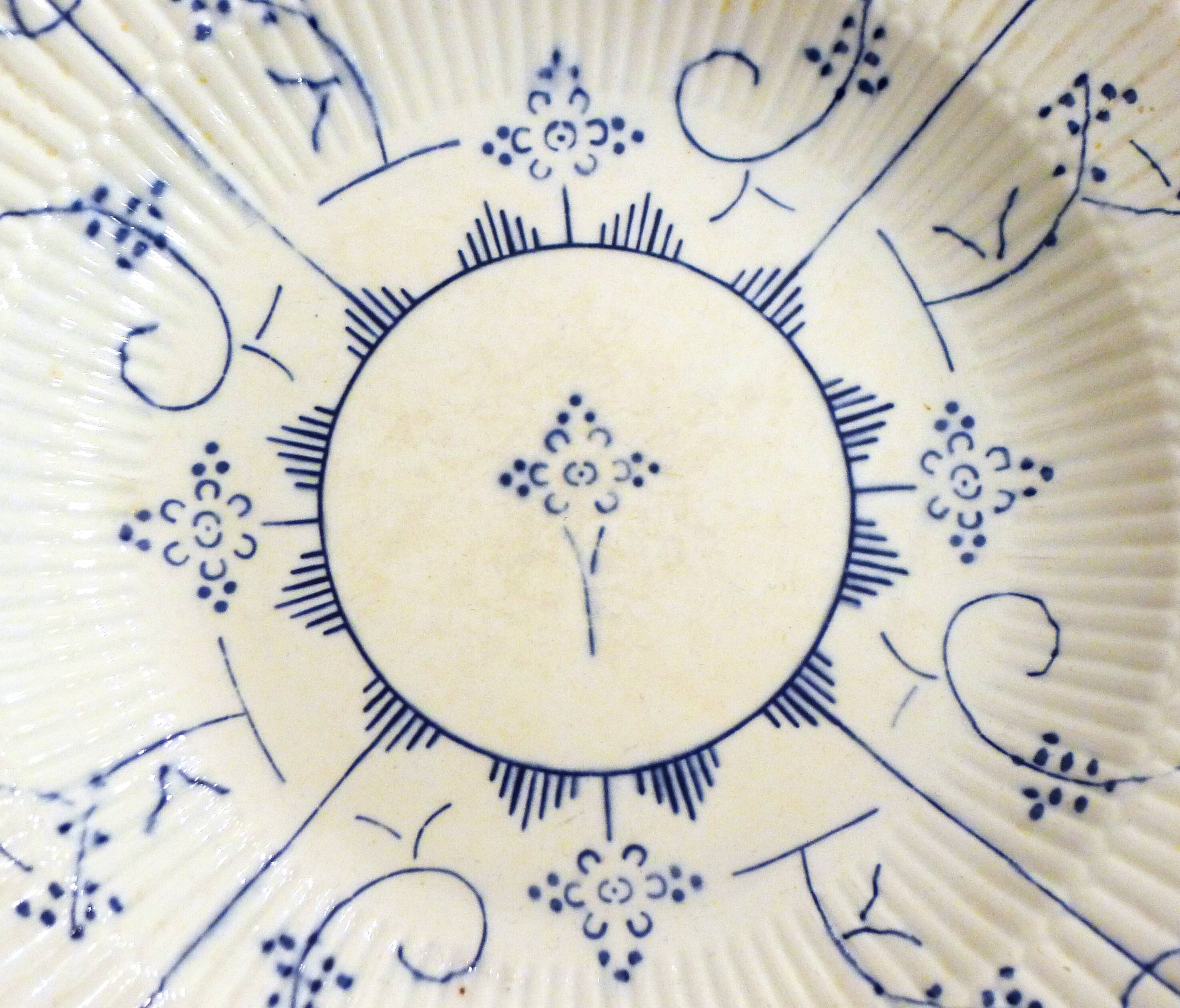Round dish with Copenhagen decor by Boch la Louvière