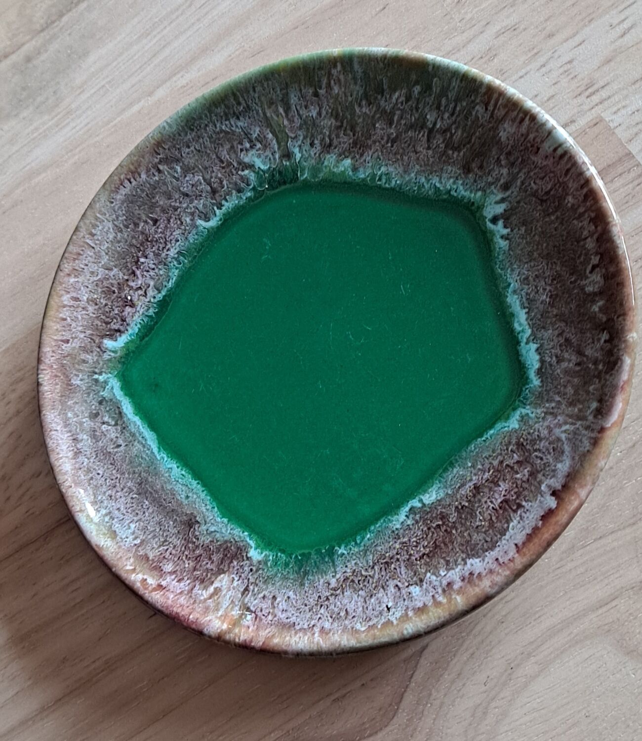 Vallauris style saucer cup