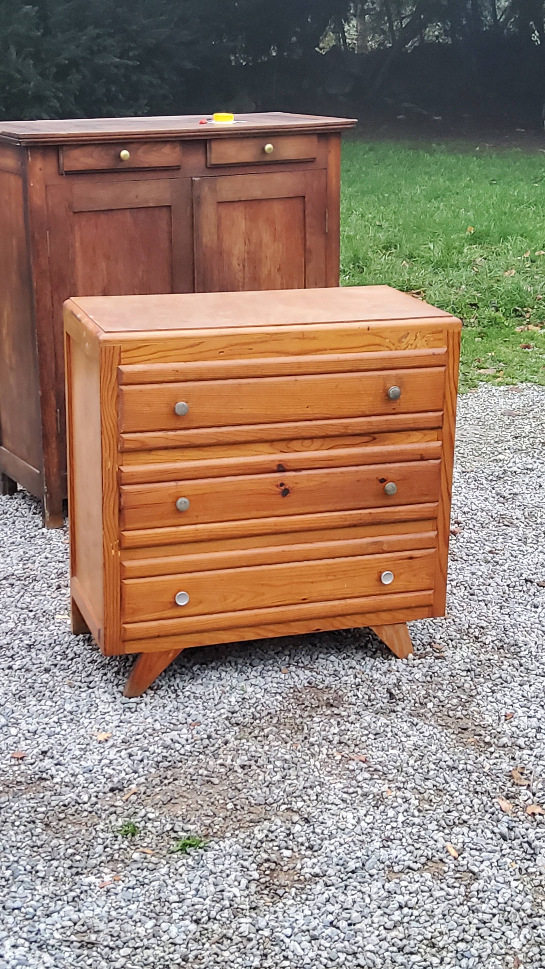 Vintage chest of drawers from the 50s with compass feet and 3 drawers