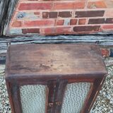 Wall-mounted medicine cabinet