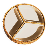Compartment dish for appetizers, made of porcelain with a wicker support.