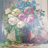 Old bouquet of flowers table