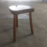 Tabouret en bois tripode