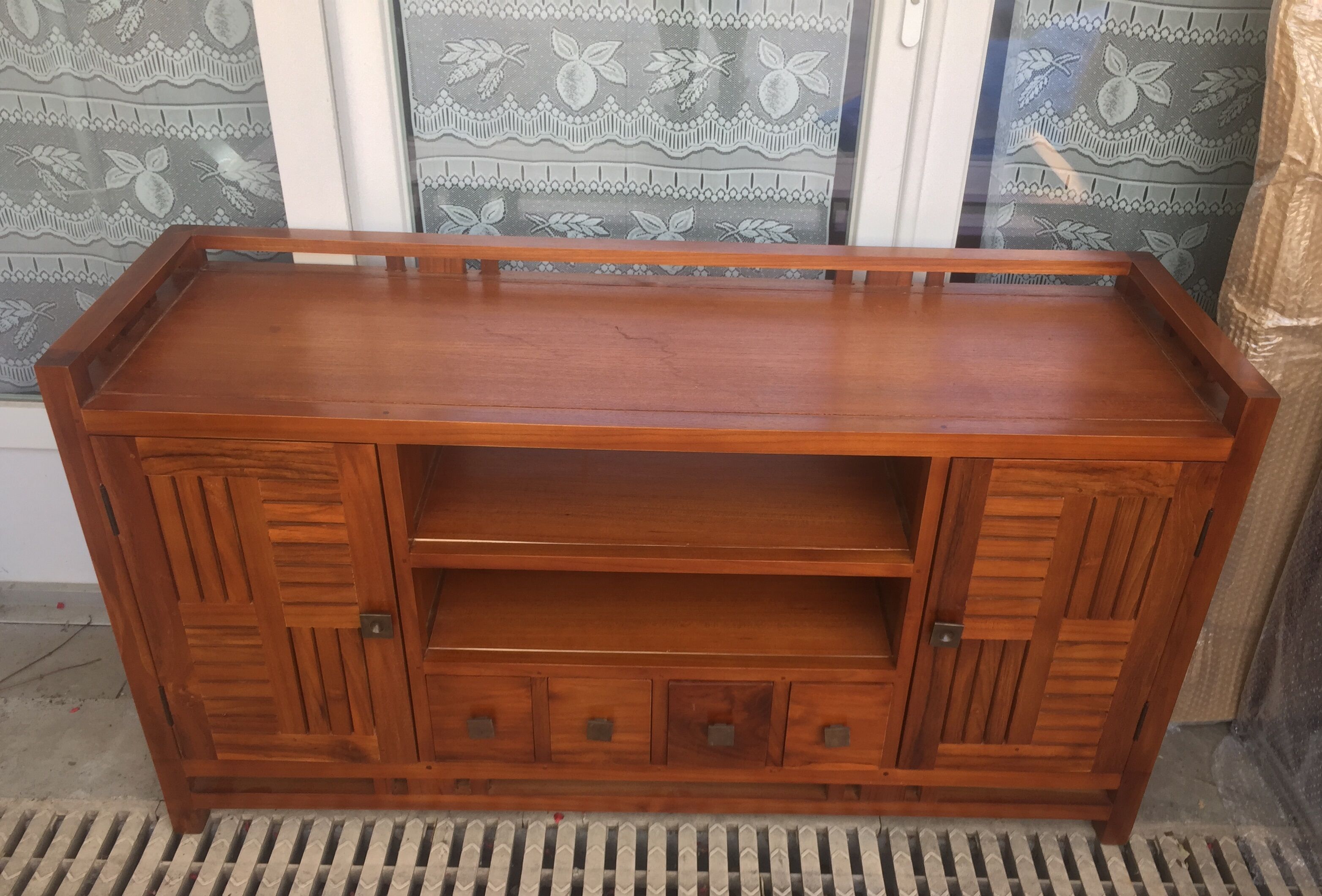 Low buffet in exotic wood