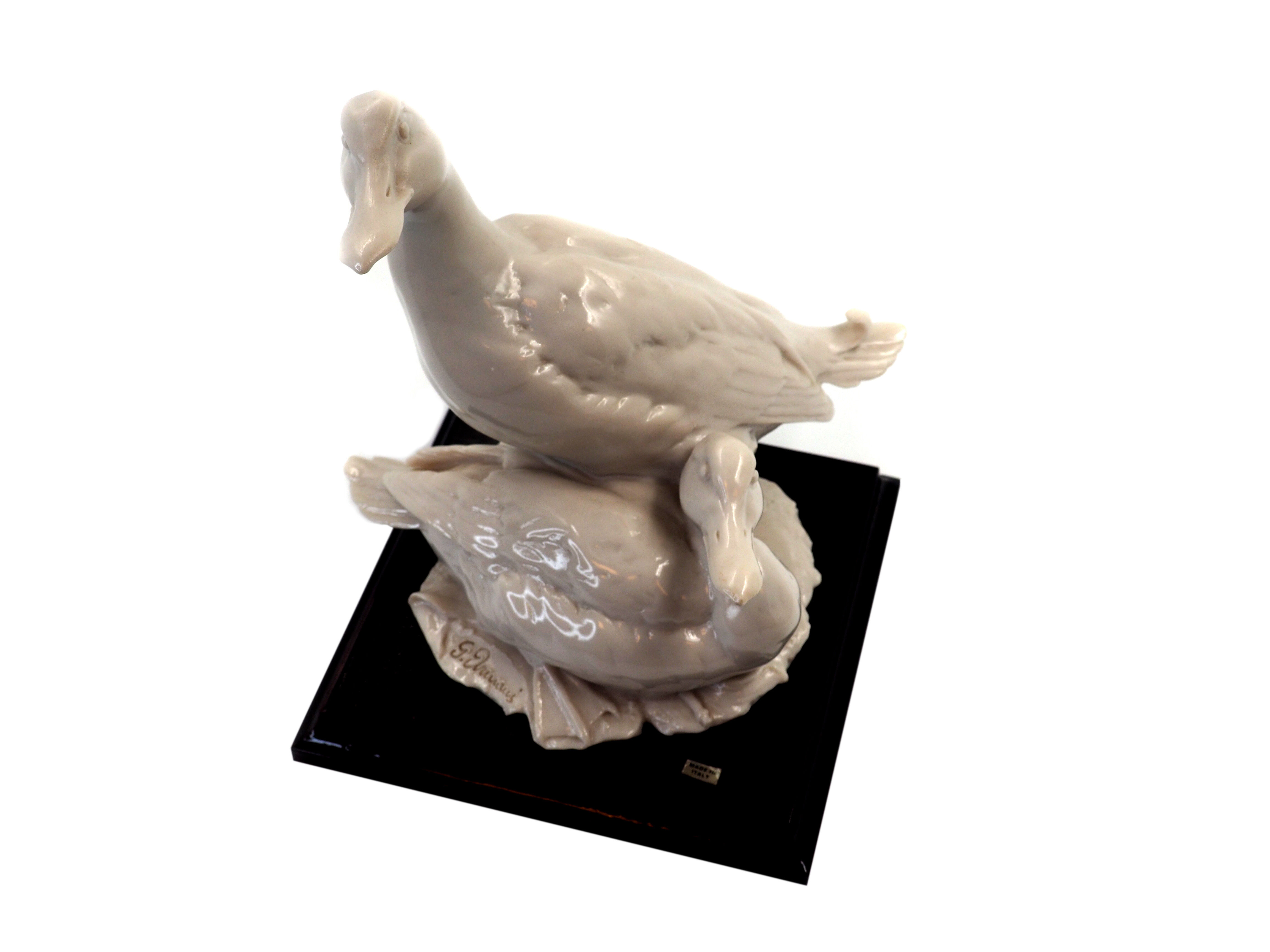 Paire de canards par Guiseppe Armani Capodimonte Florence, porcelaine blanche